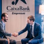 CaixaBank a ofrece a las empresas diversas líneas de financiación especializada, como el factoring, el confirming o el renting,