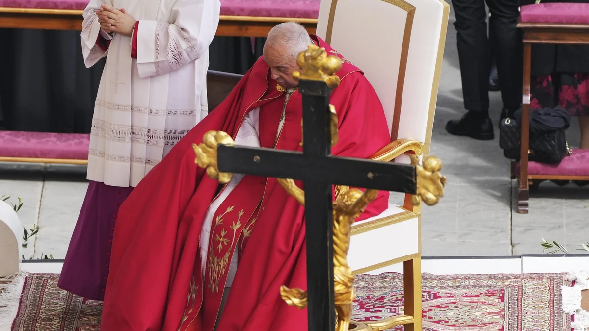 El Papa Francisco, a los pies de 12 presas y “discípulas”
