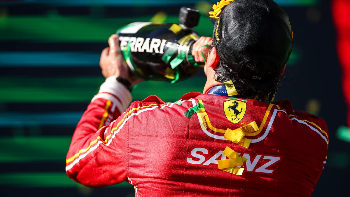 Sainz, entre el “sorpasso” a Leclerc en Ferrari y la inquietud por ser un nuevo “Eddie Irvine”