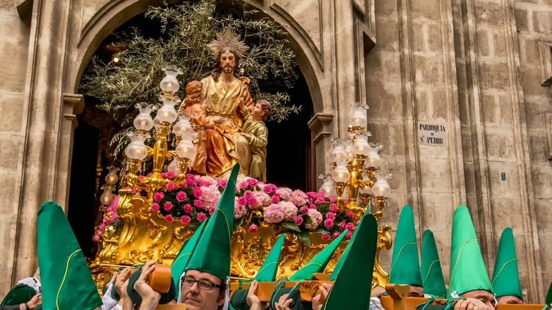 El color verde de 'La Esperanza' inunda las calles de Murcia este Domingo de Ramos