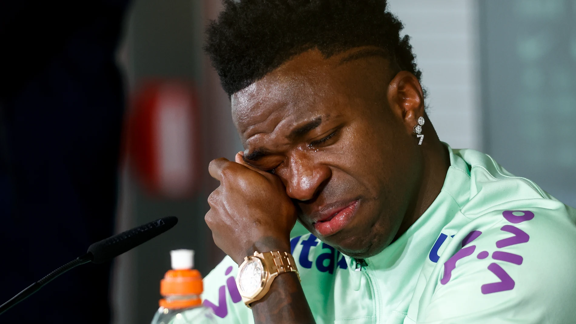 Vinicius Junior breaks down to cry during his press conference during the training session of Brazil Team prior the friendly match against Spain at Ciudad Deportiva Real Madrid on March 25, 2024, in Valdebebas, Madrid, Spain. AFP7 25/03/2024 ONLY FOR USE IN SPAIN