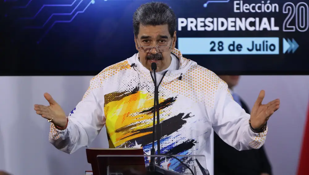 Maduro makes official before the electoral body his aspiration for a third presidential term