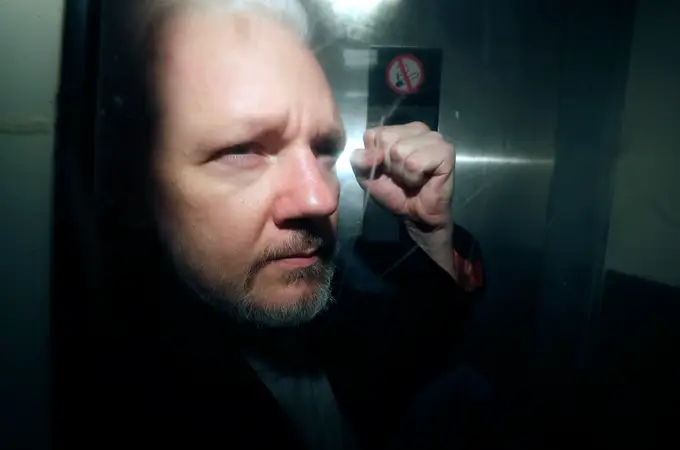 Un tribunal británico ordena retrasar la extradición a EE UU del fundador de WikiLeaks, Julian Assange