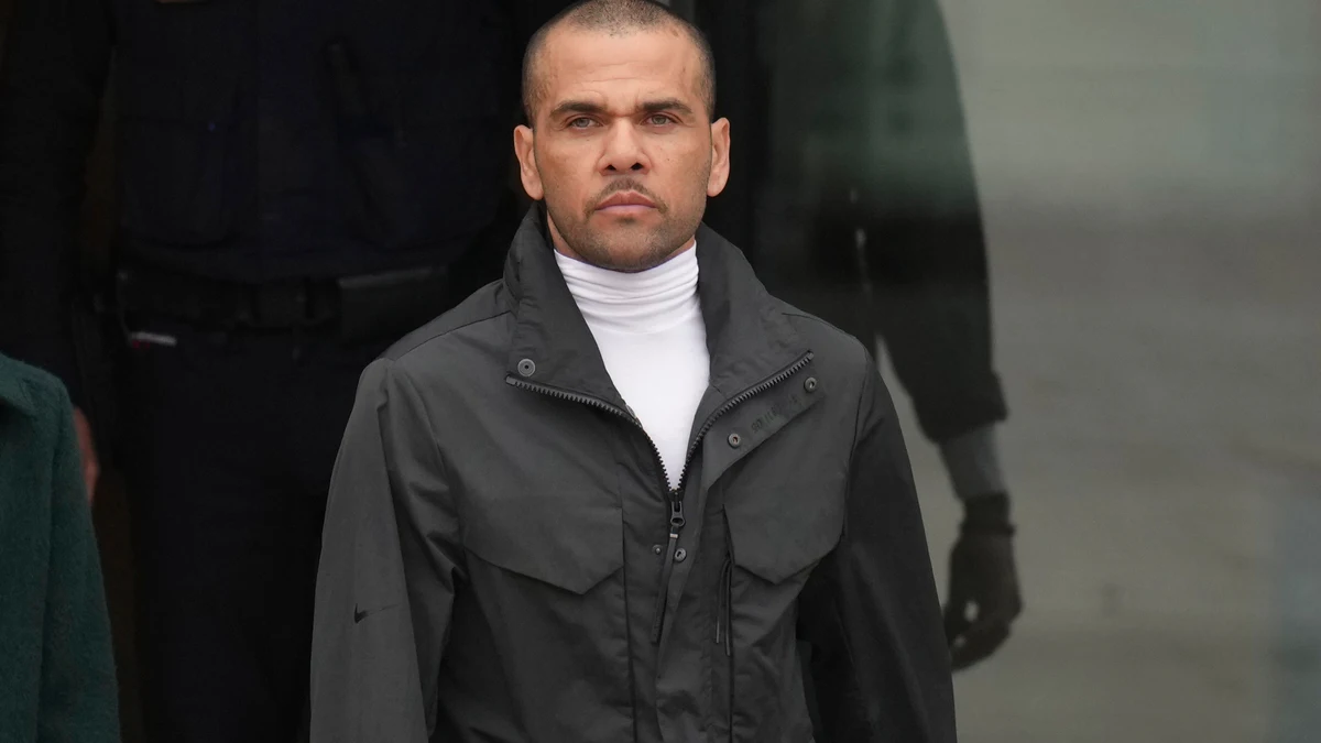 Dani Alves sale de la carcel tras pagar la fianza de un millón de euros y entregar sus pasaportes