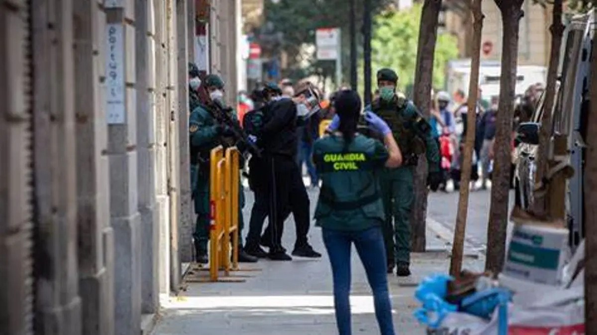 La Guardia Civil detiene a un Barcelona acusado de pertenecer a la banda yihadista Daesh