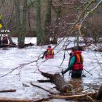  Efectivos de la Guardia Civil buscan a un hombre en el río Arlanza, en la localidad de Villahoz (Burgos)