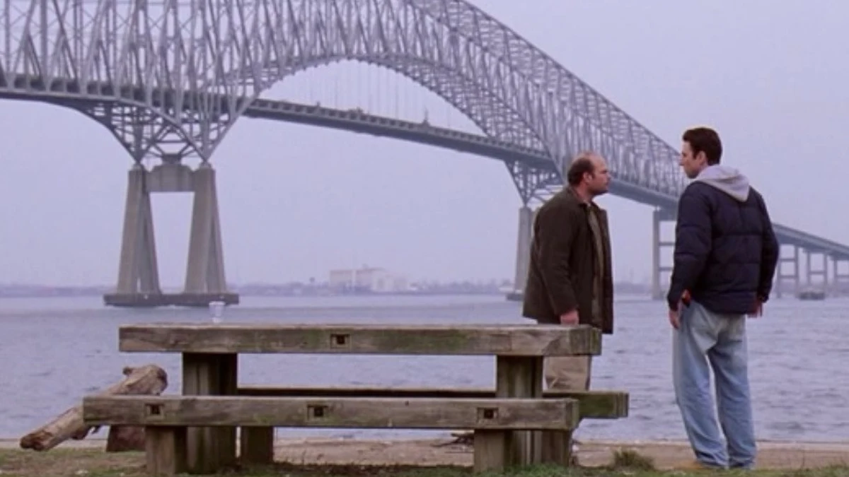La escena de la serie ‘The Wire’ que se desarrolla ante el puente derribado de Baltimore