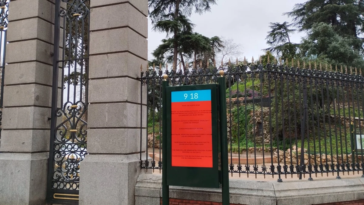 El Retiro y ocho parques de Madrid cierran por los fuertes vientos