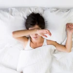 Este es el saludable hábito que te ayudará a mejorar la calidad de tu sueño