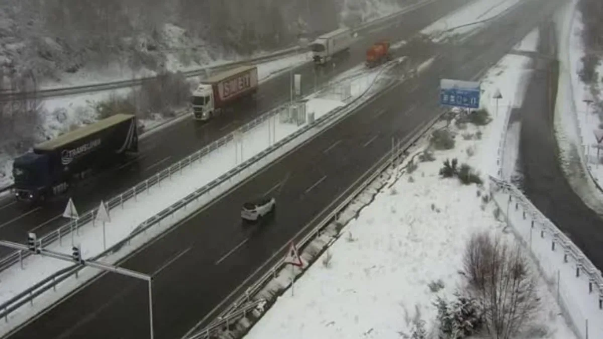 Operación Salida de Semana Santa: estas son las carreteras afectadas por la nieve este miércoles