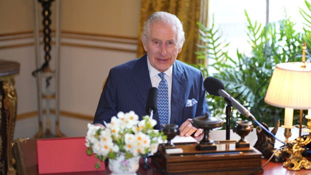 Carlos III, en su despacho de Buckingham