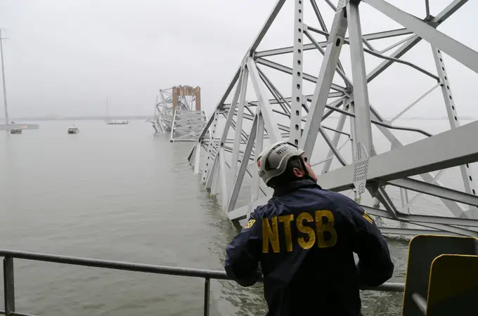 Singapur inicia una segunda investigación del barco que derribó el puente en Baltimore