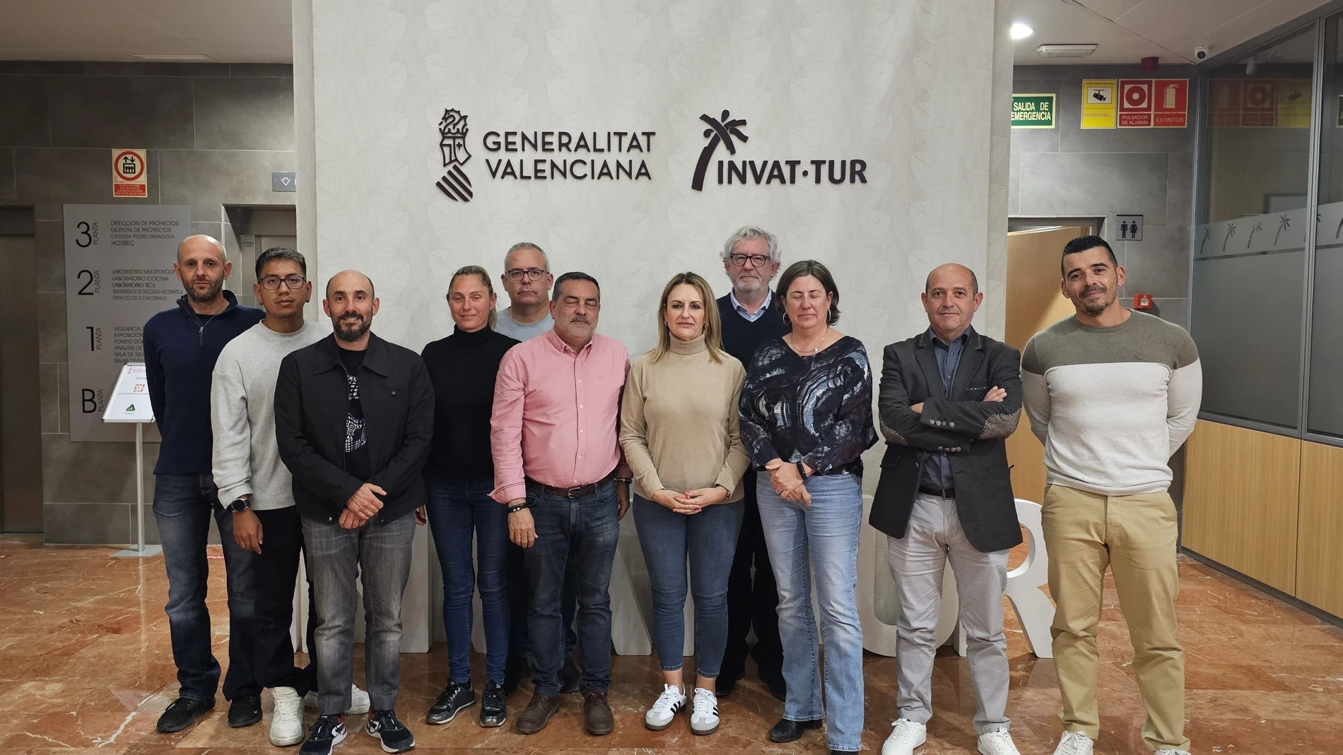 El comité de huelga de las estaciones de ITV ha decidido aplazar los paros y movilizaciones previstos para propiciar el acuerdo de equiparación salarial después de una reunión urgente celebrada esta noche en Benidorm (Alicante). GVA 28/03/2024