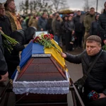 Ucranianos rinden su último adiós en Boiarka a un capitán del Ejército muerto