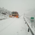 La nieve dificulta la circulación en 16 tramos de carreteras de Ávila, Segovia, Salamanca, León y Zamora