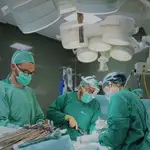 La cirugía es una de las técnicas más efectivas para eliminar este tumor