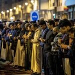 Oración en Rabat por el mes sagrado musulmán del Ramadán