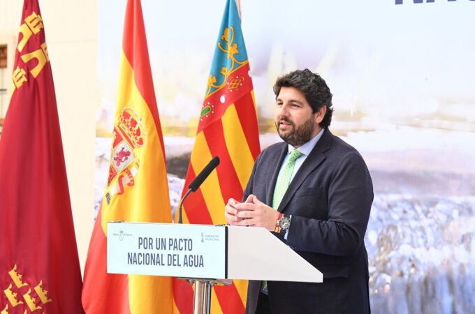 Imagen del presidente del Gobierno de la Región de Murcia, Fernando López Miras, que reivindica el trasvase Tajo-Segura, cuando se cumplen 45 años de su entrada en funcionamiento