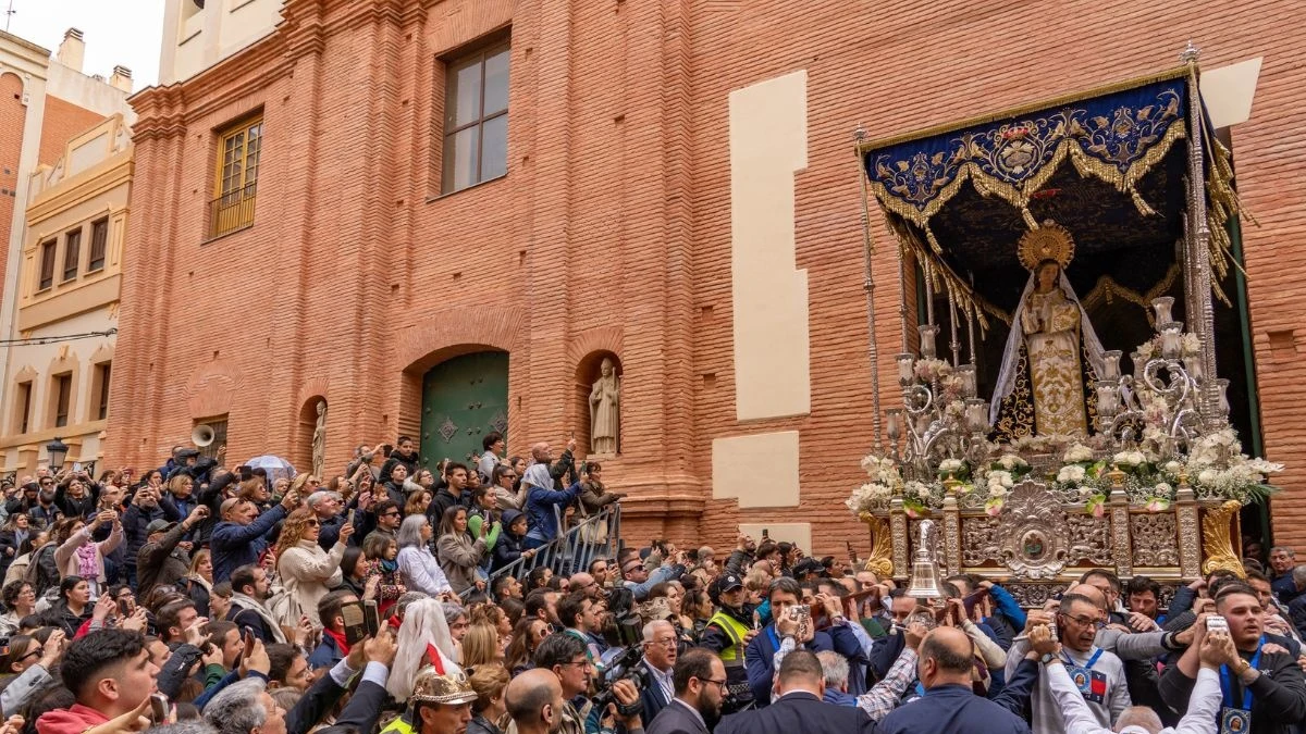 Cartagena aclama la salida de la Virgen del Amor Hermoso para cantarle una Salve y celebrar el Domingo de Resurrección