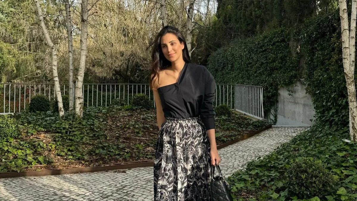 Sassa de Osma vuelve a ser la invitada más elegante de primavera con los zapatos de tacón sensato de estilo 'coquette' de Dior