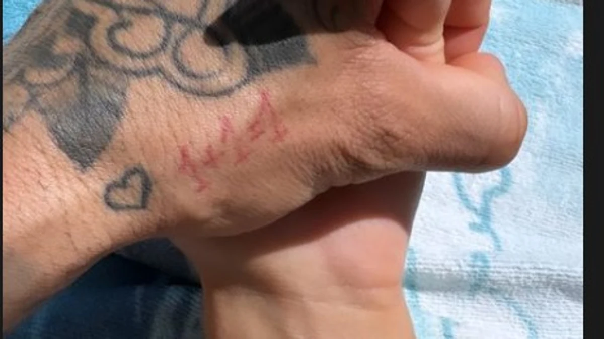 El mensaje oculto del tatuaje de Dani Alves en su foto viral con Joana Sanz