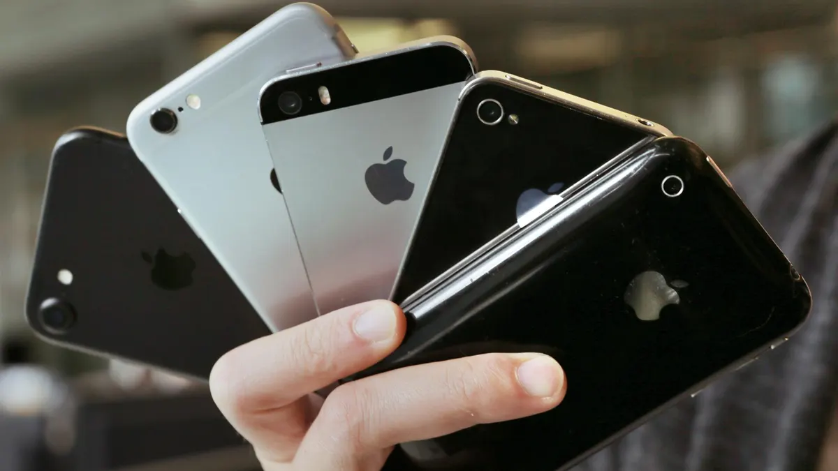 Dos detenidos en Usera por tratar de vender más de un centenar de móviles iPhone robados