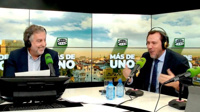 Carlos Alsina y Óscar Puente en 'Más de Uno'