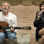 Eliseo Parra y Rozalén cantaron juntos el tema “Arrión”, recogido en el disco Matriz de la albaceteña, durante la última edición del Ciclo Folklore(s), impulsado por la Fundación Música Creativa