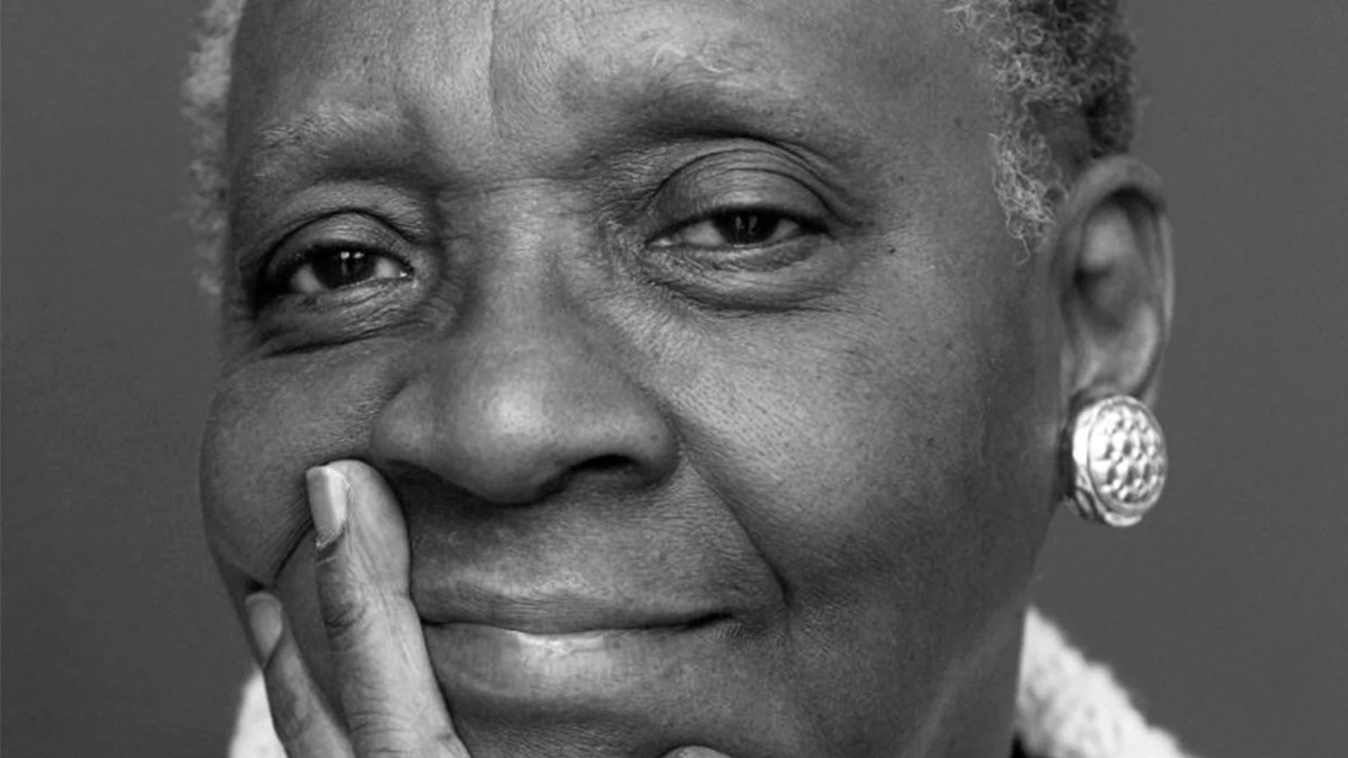 La escritora, que siempre optó al galardón más prestigioso de las letras internacionales, falleció ayer a los noventa años