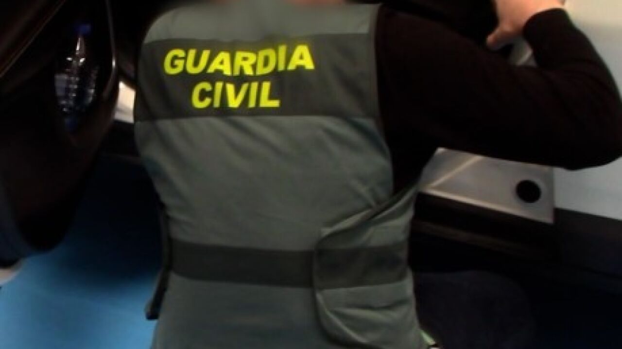 La Guardia Civil Desarticula Una Red Que Estafó 1 3 Millones Con La