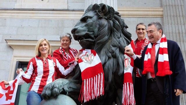 Diputados vascos apoyan al Athletic de Bilbao