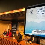 La concejala de Turismo, Ana Poquet, en la presentación del informe sobre el impacto económico de los cruceros en Alicante.