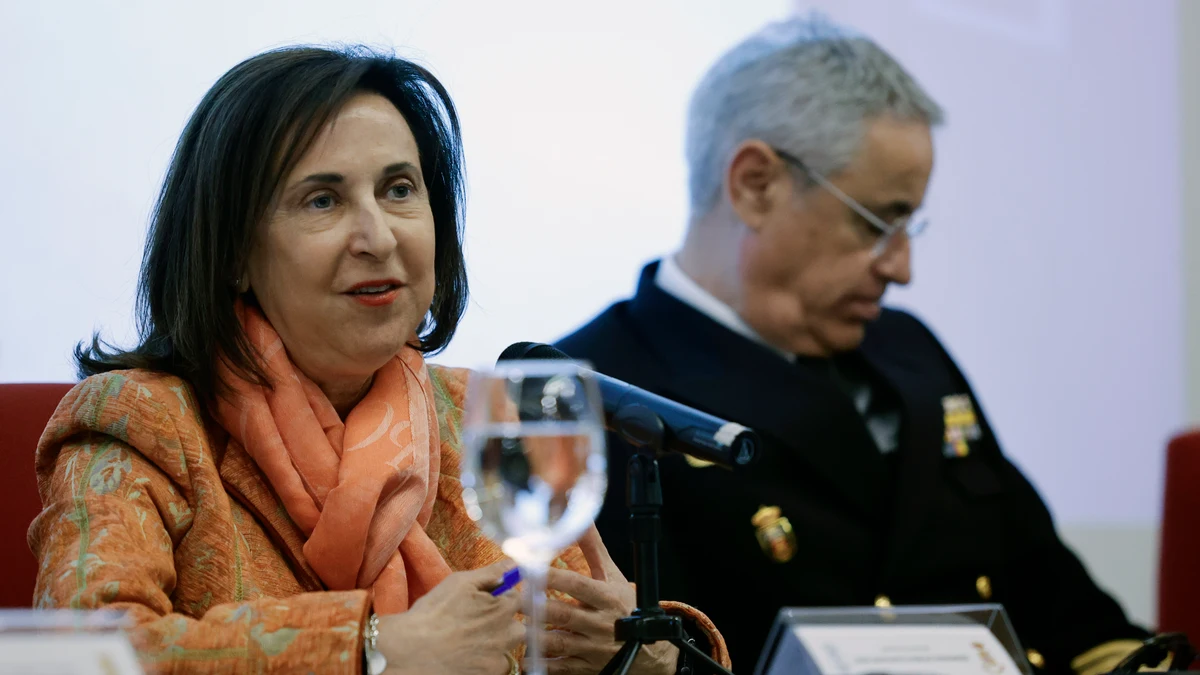 Margarita Robles recibe una medalla de honor en el aniversario de la Junta Interamericana de Defensa