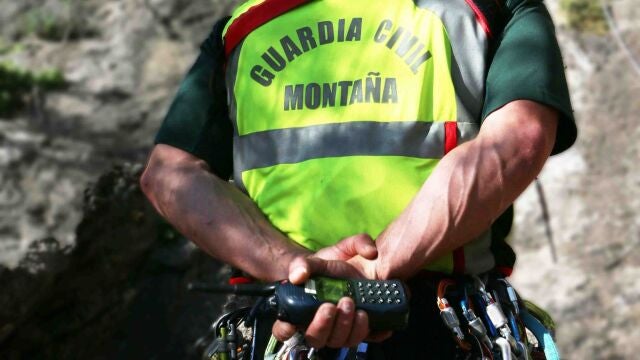 Imagen de archivo de un especialista del Grupo de Rescate e Intervención de Montaña de la Guardia Civil (Greim)