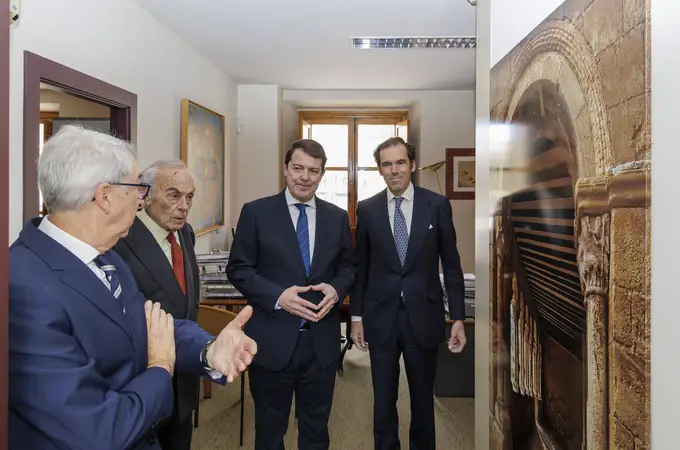 El presidente de la Junta visita la sede de la Fundación Duques de Soria
