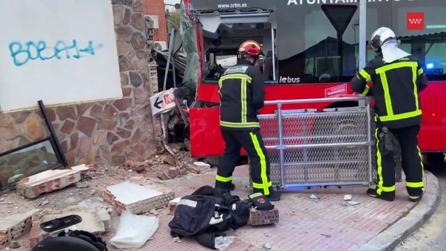 Heridos 15 pasajeros de un autobús municipal de Valdemoro al estrellarse contra un muro
