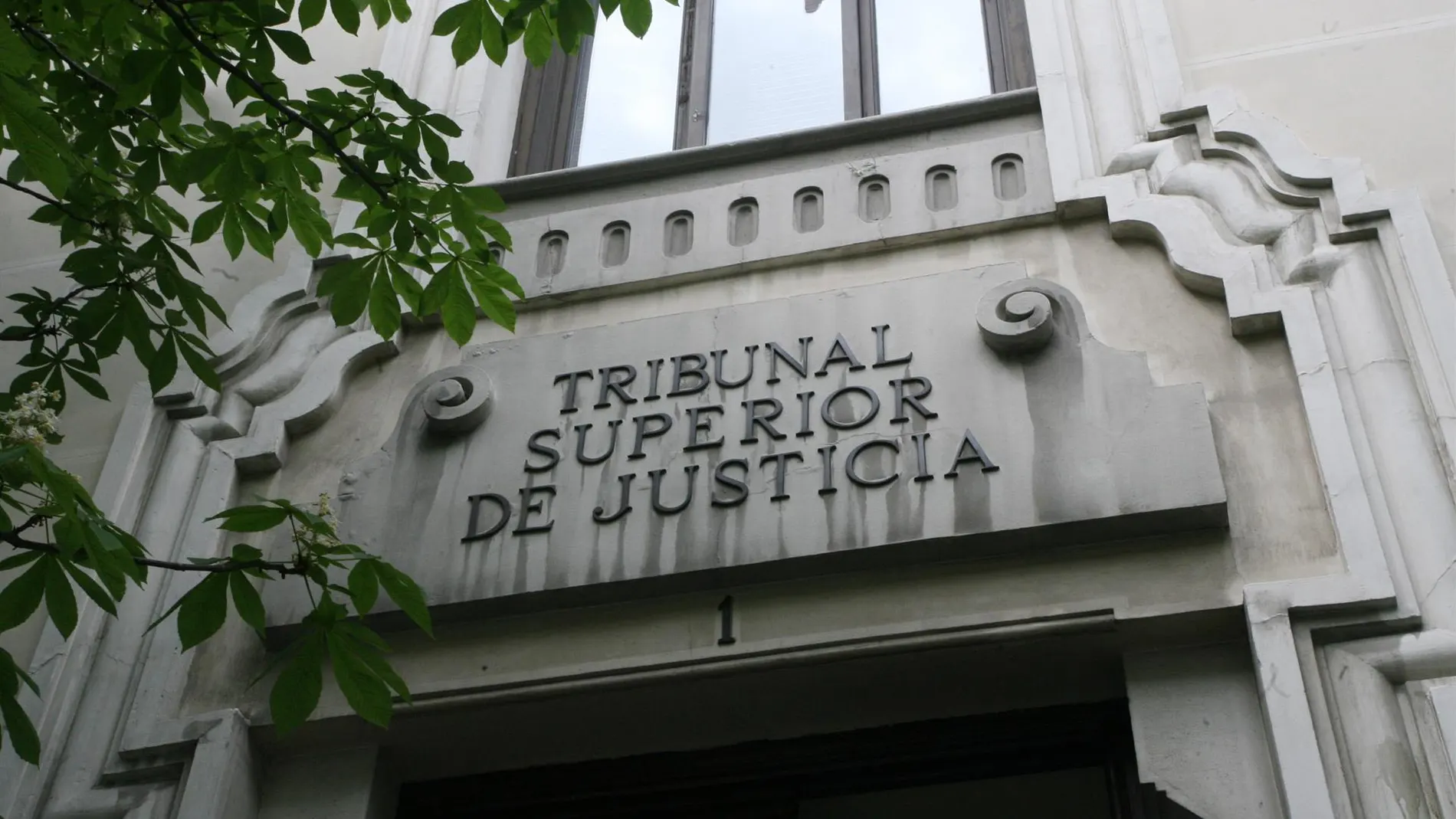 La pareja de Ayuso se querella ante el TSJM contra la fiscal jefe de Madrid por supuesta revelación de secretos