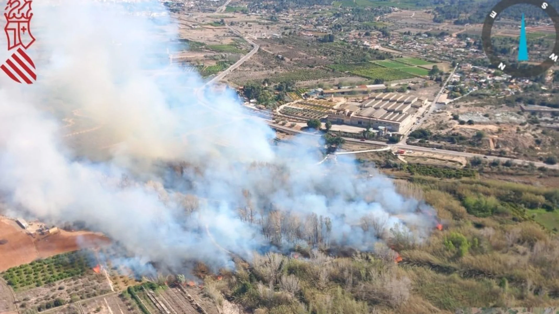 Desalojan a 80 personas de una albergue por un incendio en Vilamarxant