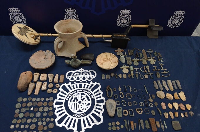 Sevilla.- Sucesos.-Intervenidas 191 piezas arqueológicas procedentes de expolios tras ser detectada su venta en Internet