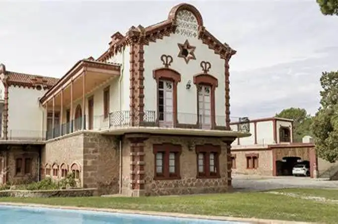 La ex pareja de Rosalía Rauw Alejandro se vende la casa en Manresa (Barcelona) que compró como regalo de boda 