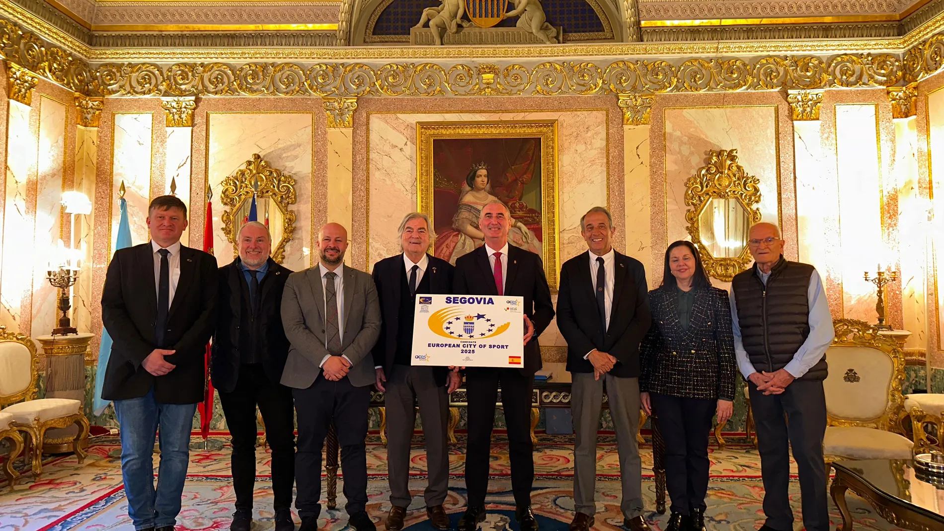 El alcalde de Segovia, José Mazarías, y y el concejal de Deportes, Jesús Garrido, han recibido a los componentes del Comité evaluador de la candidatura