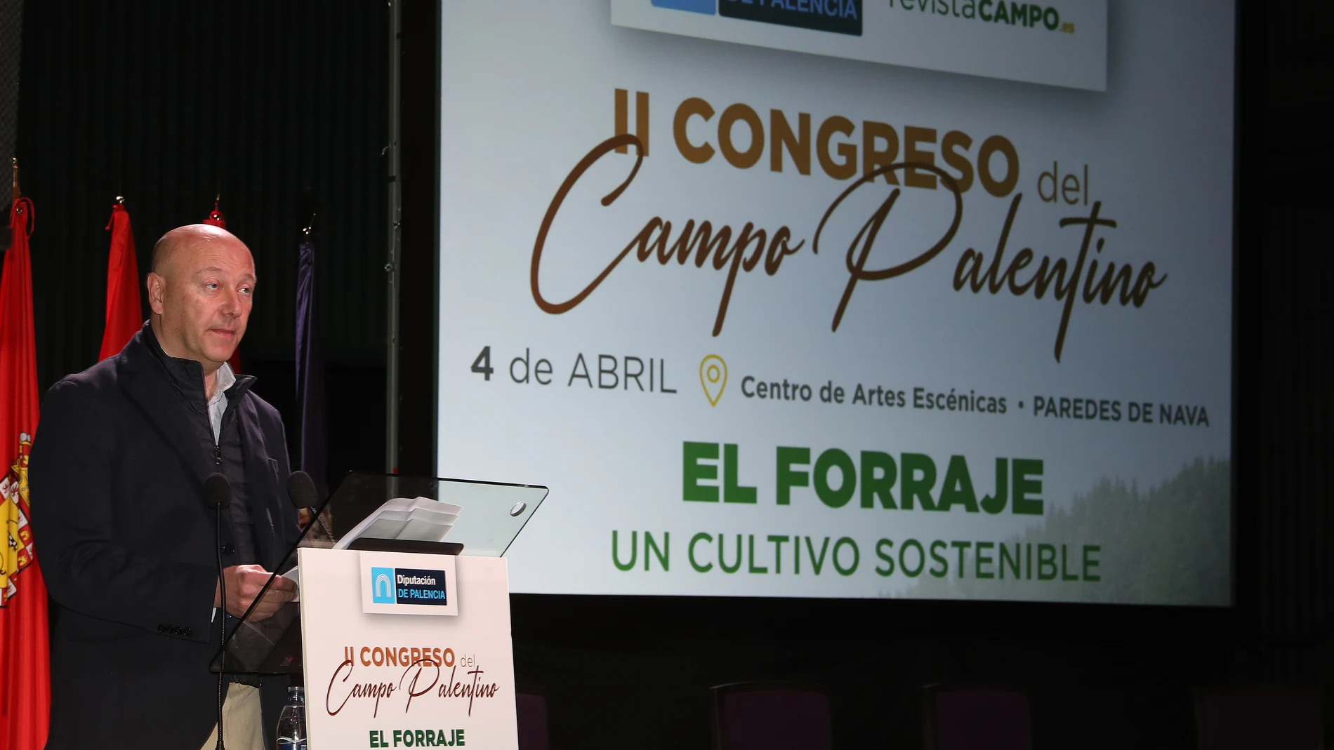 El alcalde Paredes de Nava; vicepresidente de la Diputacion; y responsable del área Agricultura y Desarrollo Rural, Luis Calderón, inaugura la jornada