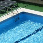 Economía.- El Govern plantea que las piscinas privadas rellenadas con agua desalada sean refugios climáticos