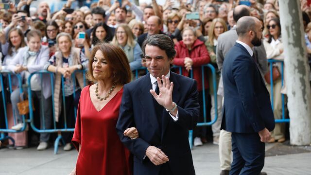 Ana Botella y José María Aznar en la boda de Almeida y Teresa Urquijo