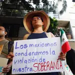 México vive con asombro y llamados a la prudencia insólito asalto a su embajada en Ecuador
