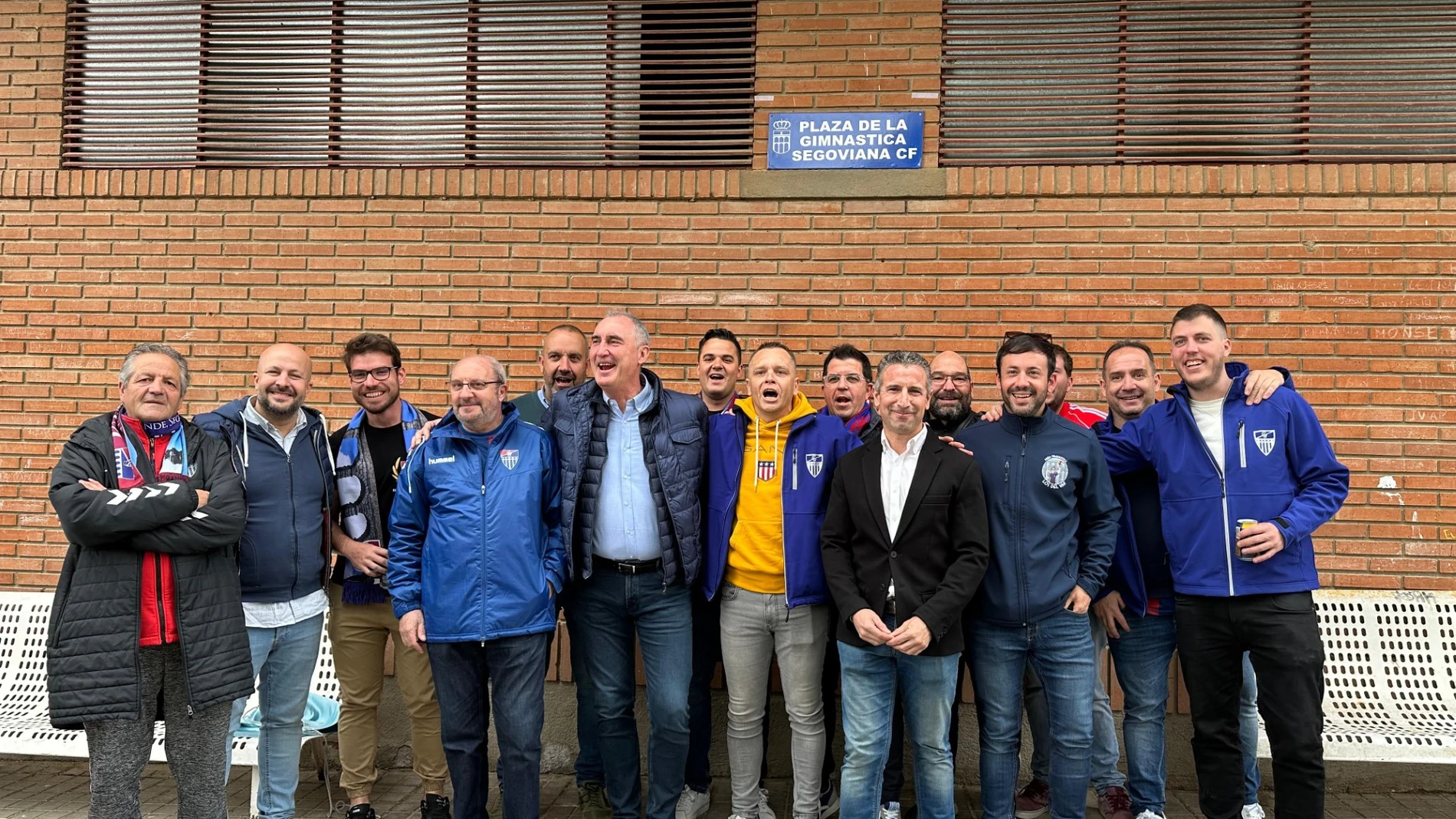 El alcalde de Segovia, José Mazarías, inaugura la Plaza de la Gimnástica Segoviana