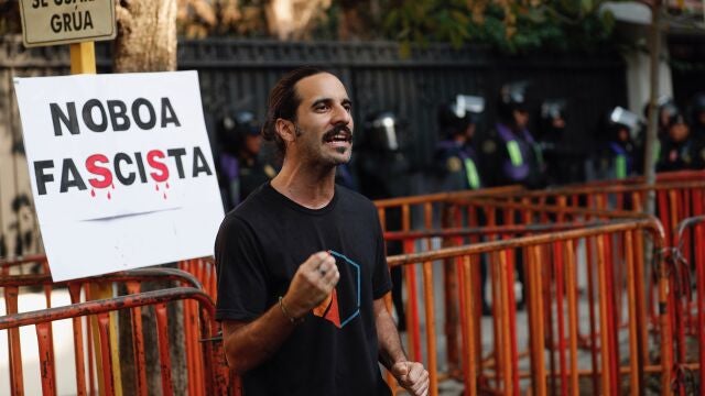 México vive con asombro y llamados a la prudencia insólito asalto a su embajada en Ecuador