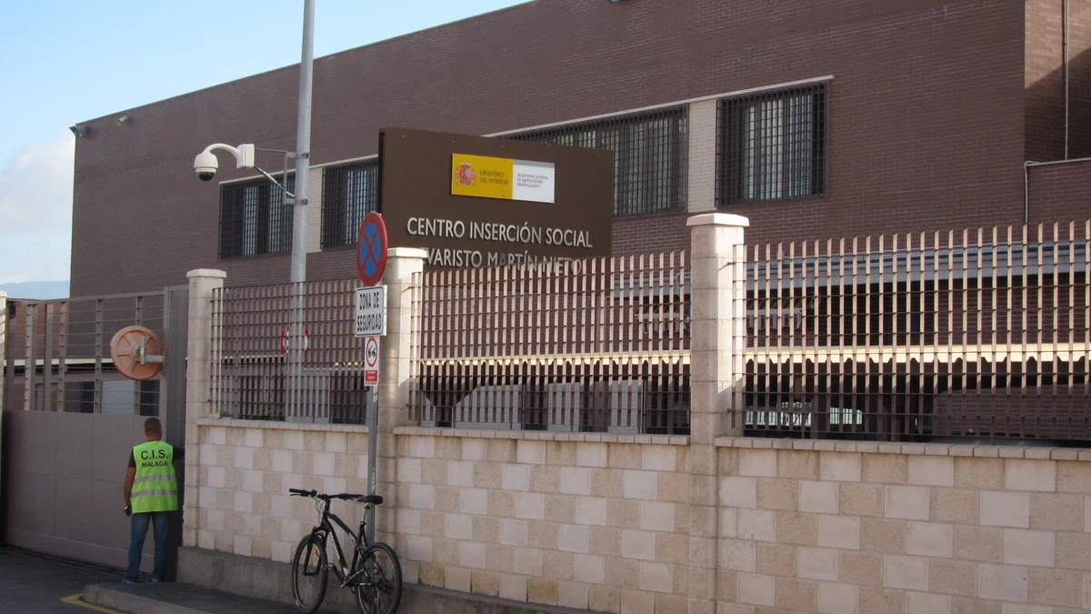 Un interno del CIS en tercer grado se fuga tras saltar una valla del centro en Málaga