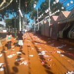 Destrozos por la lluvia en los preparativos de la feria de Abril de Sevilla