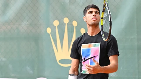 Carlos Alcaraz en os entrenamientos del torneo de Monte-Carlo de Tenis.